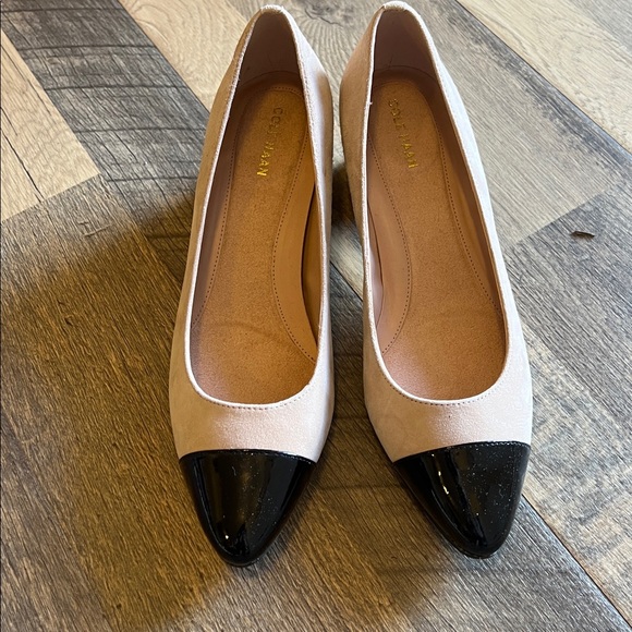 COLE HAAN size 8 tan shoe with black heels and toe - Picture 1 of 5